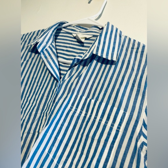 H&M women’s blue and white pinstripe button up - Picture 9 of 12